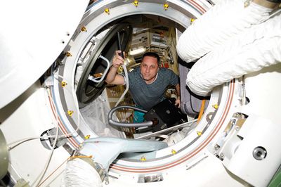 Космонавты рассказывают ожизни наорбите: фотообзор